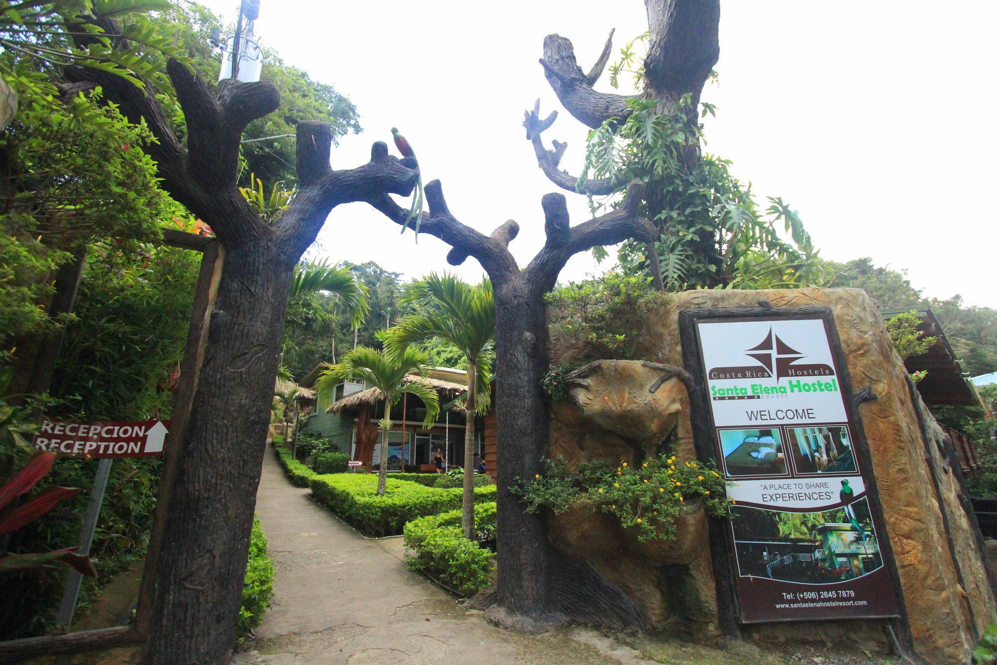 Santa Elena Hostel Resort Monteverde Exterior photo